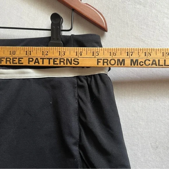 Alo Yoga Black CoolFit Tennis Skort Built-In Shorts & Pockets Size Medium - Picture 7 of 7